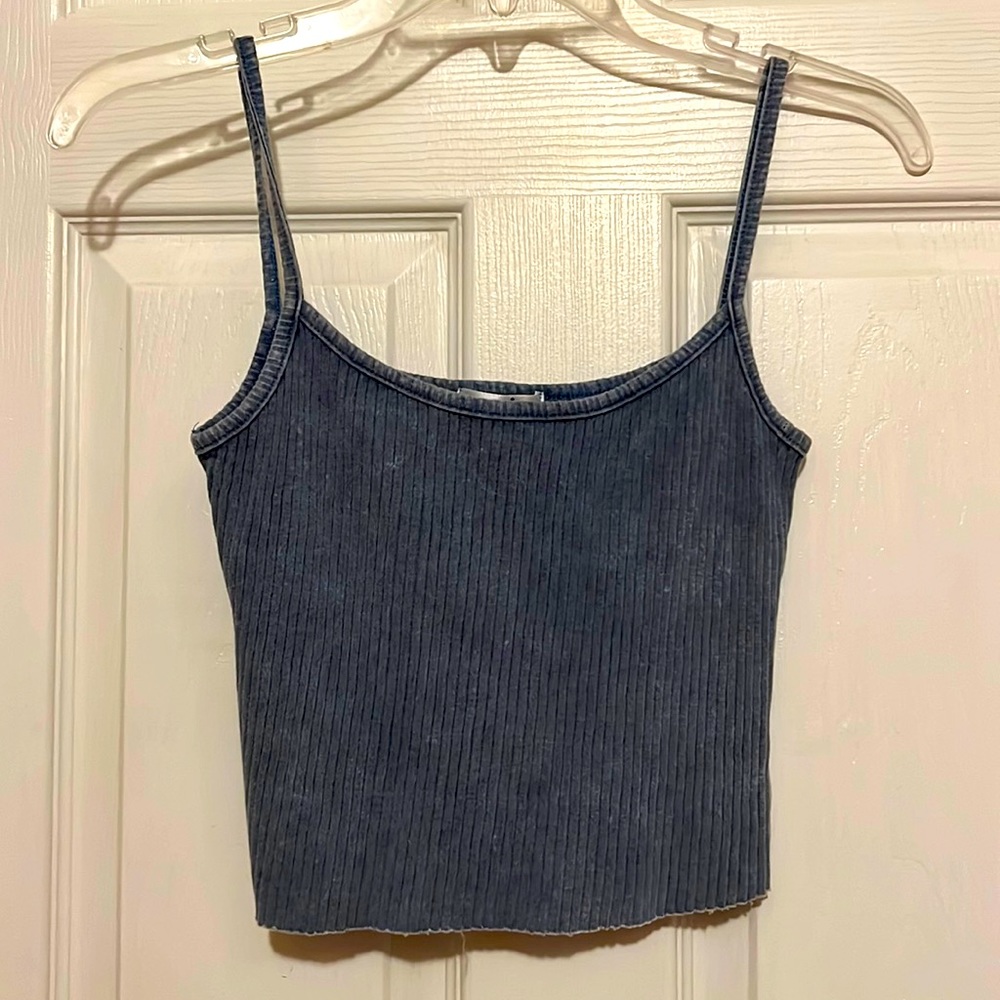 Ribbed stretchy crop tank top